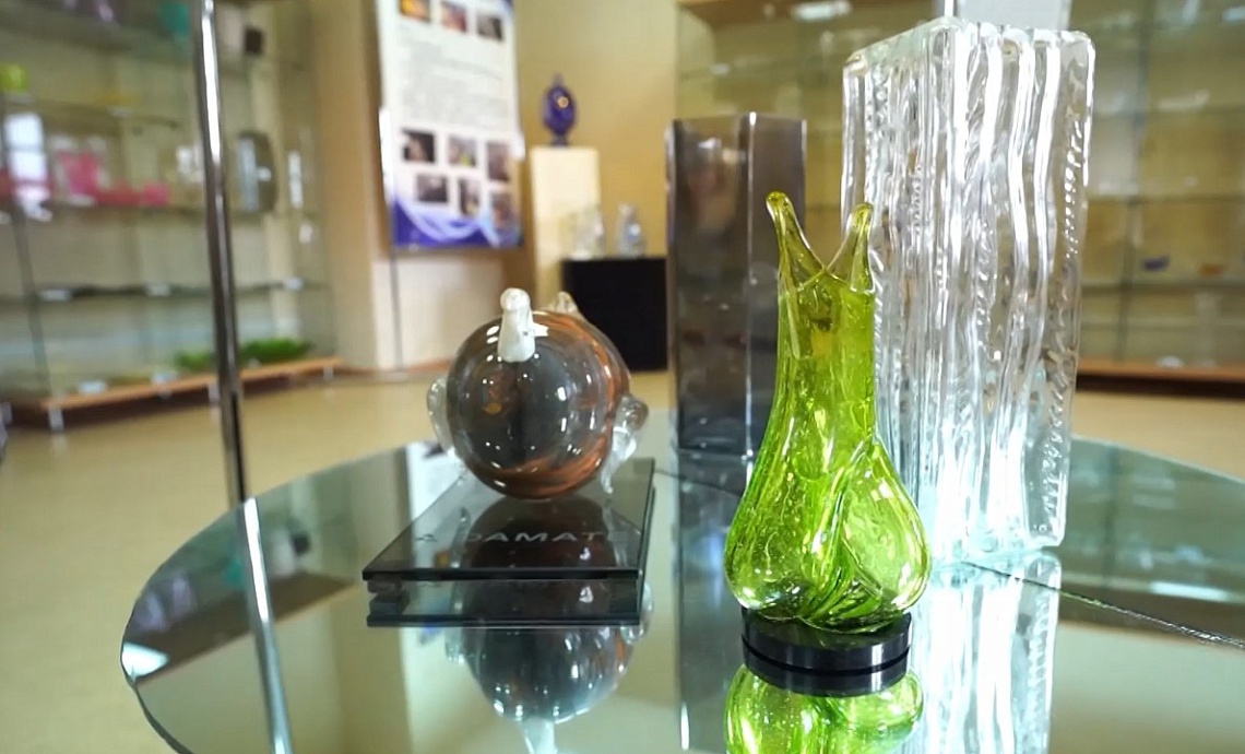 Губернатор Олег Мельниченко рассказал о модернизации Музея стекла и хрусталя в Никольске